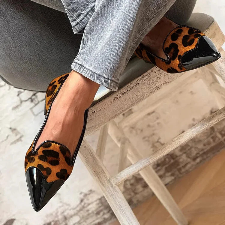 Verfeinerte Ballerinas mit Animal-Print