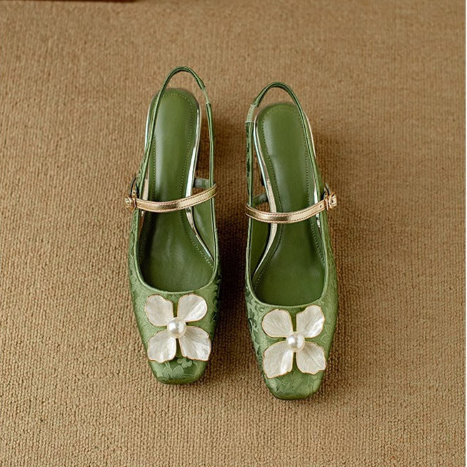 Eloise – Eleganter Damenschuh mit Blumendetail