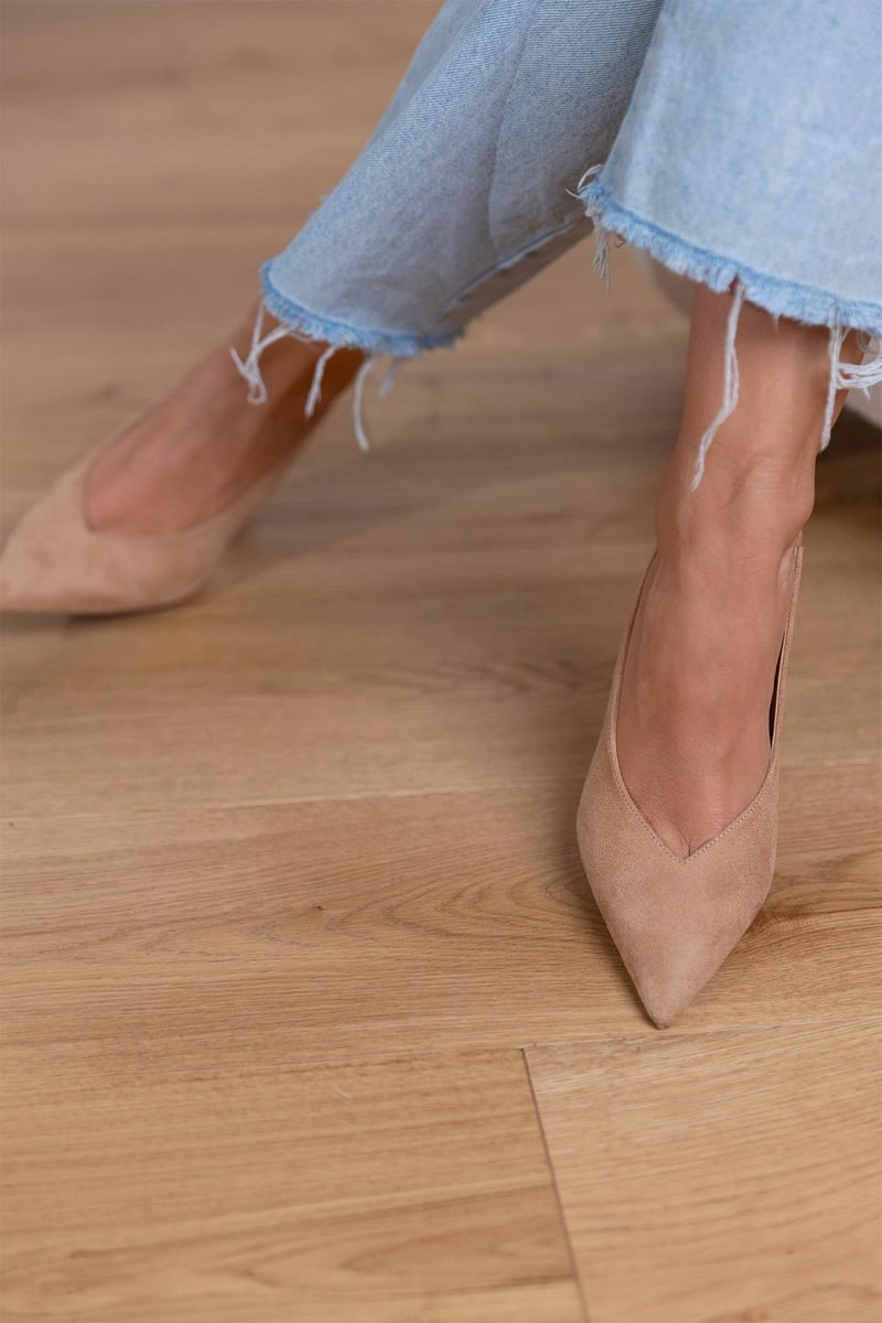 Spitze Pumps mit Riemchen