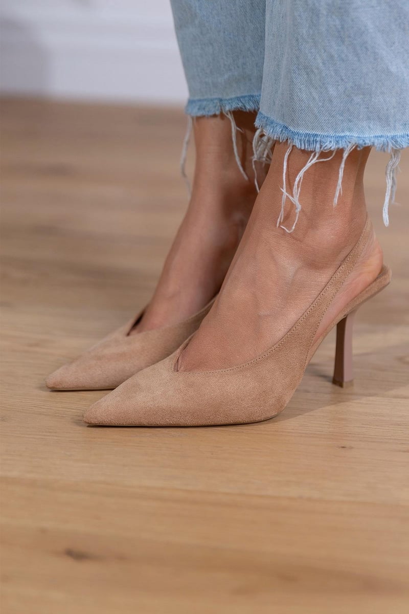 Spitze Pumps mit Riemchen