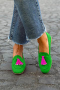 Grüner Loafer mit fuchsiafarbener Quaste
