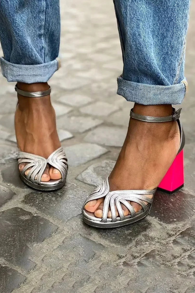 Bicolor-Absatzsandalen
