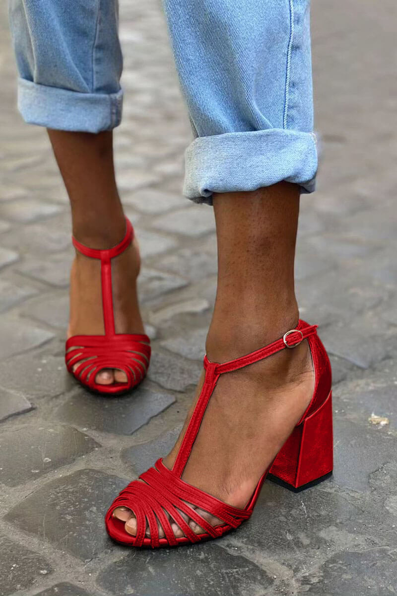 Elegante Sandalen mit T-Steg