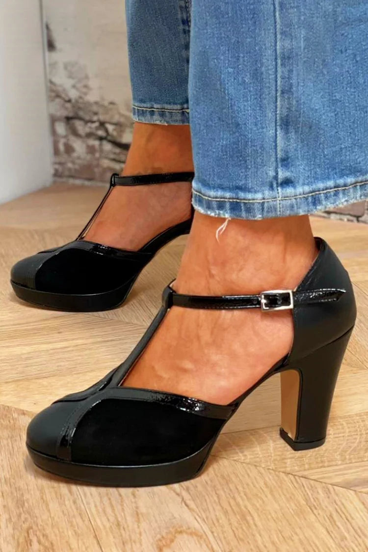 Plateau-Pumps mit T-Steg