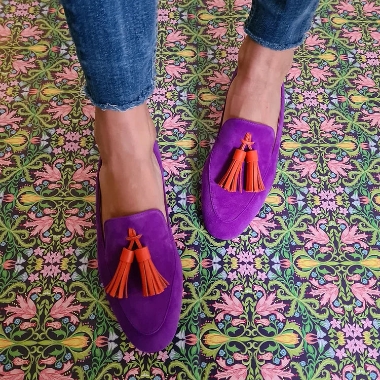Violette Loafer mit Quasten