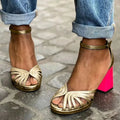 Absatzsandalen mit Kontrast
