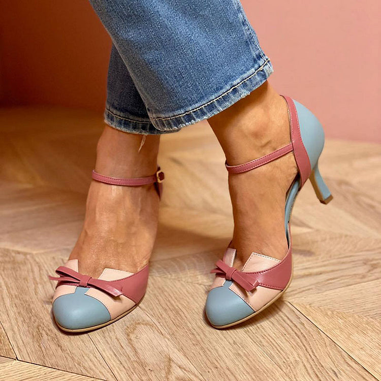 Peep-Toe-Absätze mit Schleifendetail