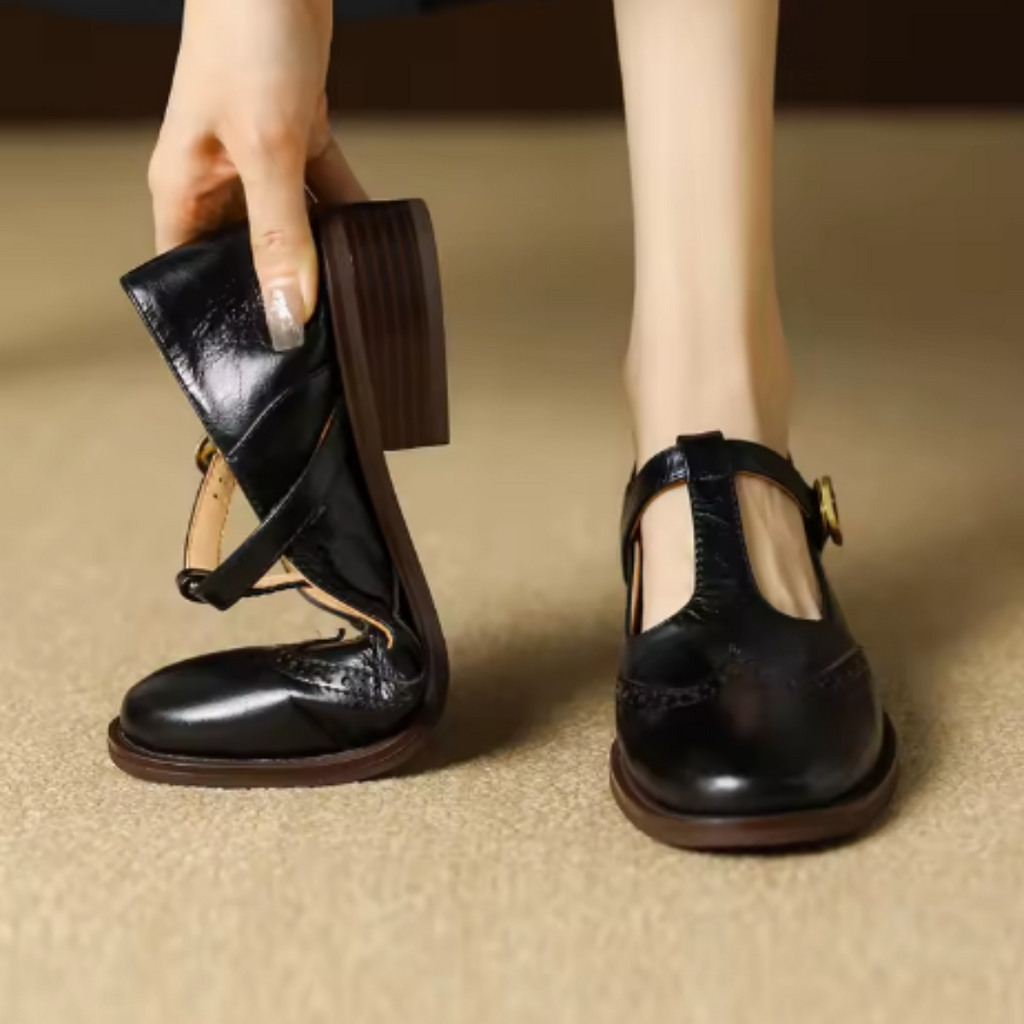 Emma – Klassischer Damenschuh mit Riemchen