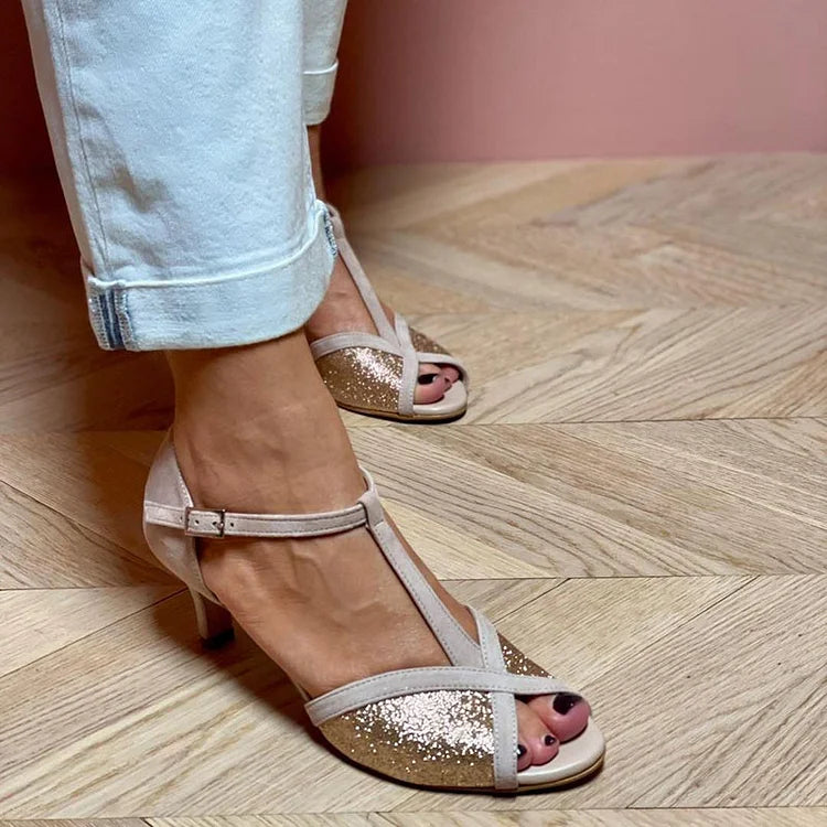 Spitze Ballerinas mit Riemchen