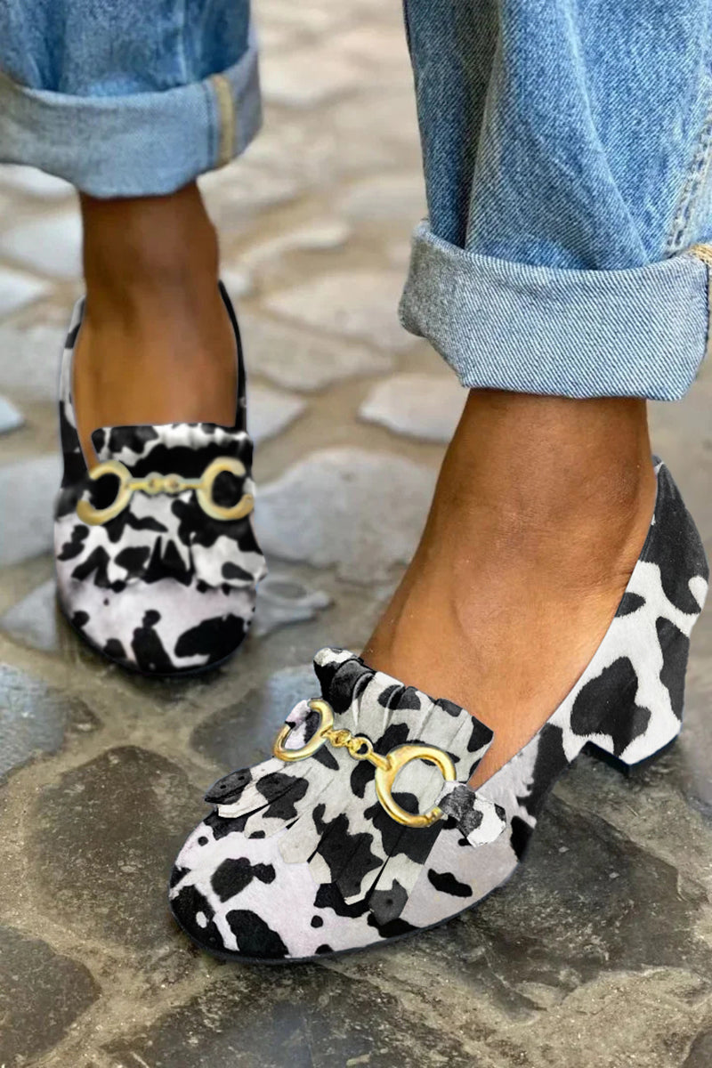 Pumps mit Fransen und goldener Schnalle