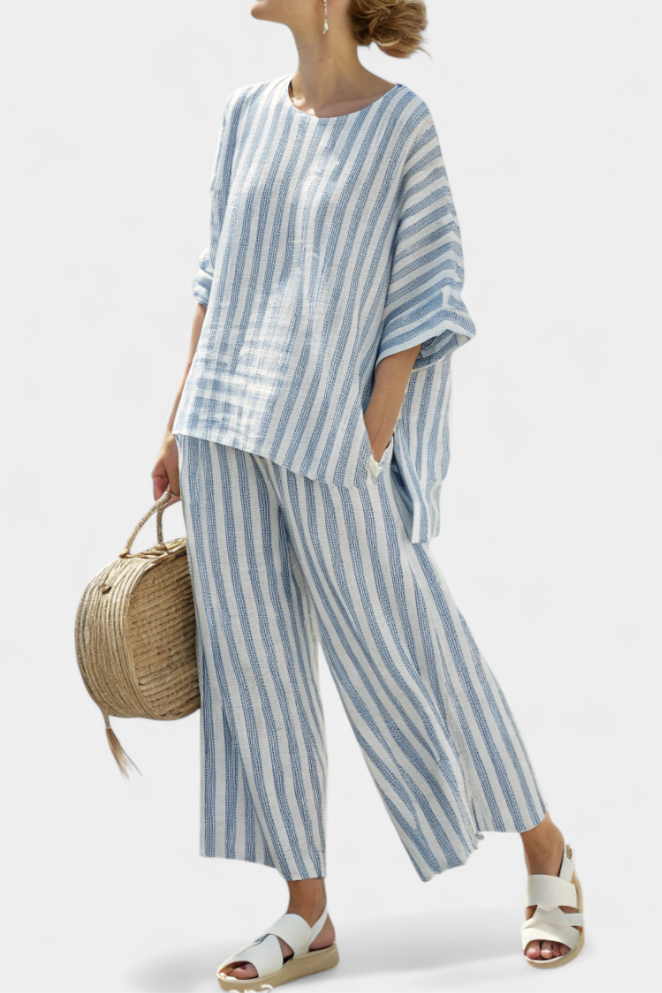 Tess – Raffiniertes Blau Gestreiftes Top & Entspannte Hose