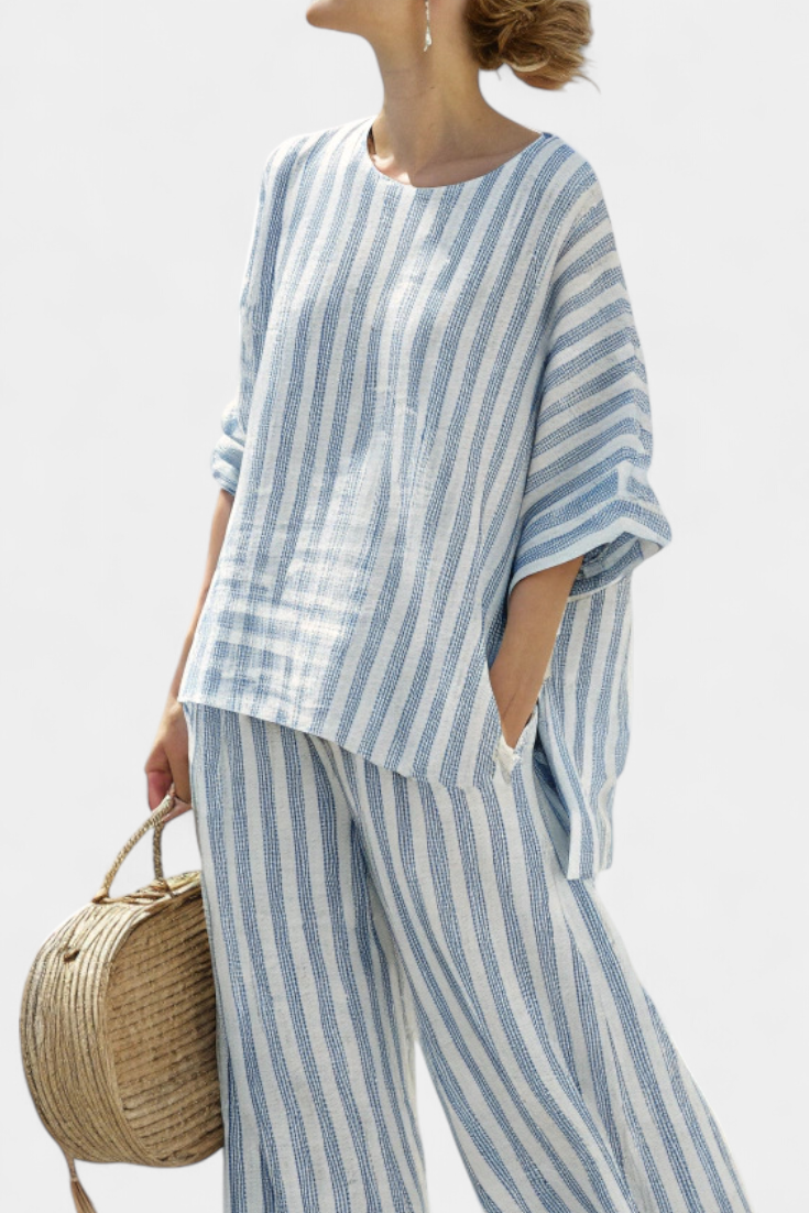 Tess – Raffiniertes Blau Gestreiftes Top & Entspannte Hose