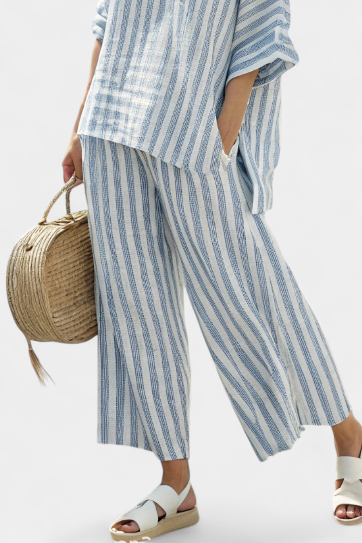 Tess – Raffiniertes Blau Gestreiftes Top & Entspannte Hose