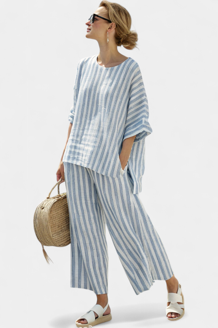 Tess – Raffiniertes Blau Gestreiftes Top & Entspannte Hose