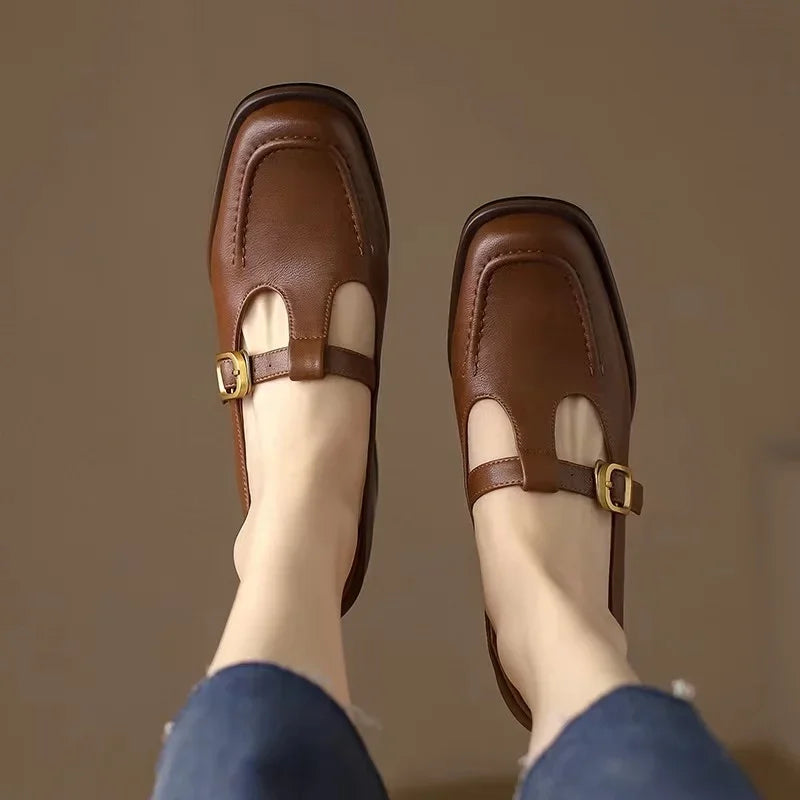 Ysolenne – T-Riemchenschuhe mit Vintage-Eleganz