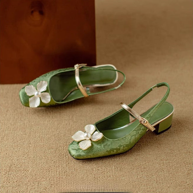 Eloise – Eleganter Damenschuh mit Blumendetail
