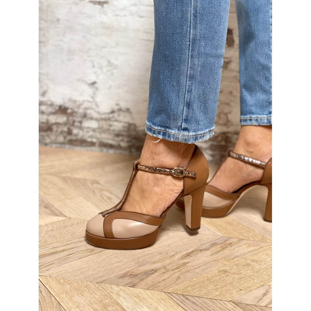 Pumps mit T-Steg