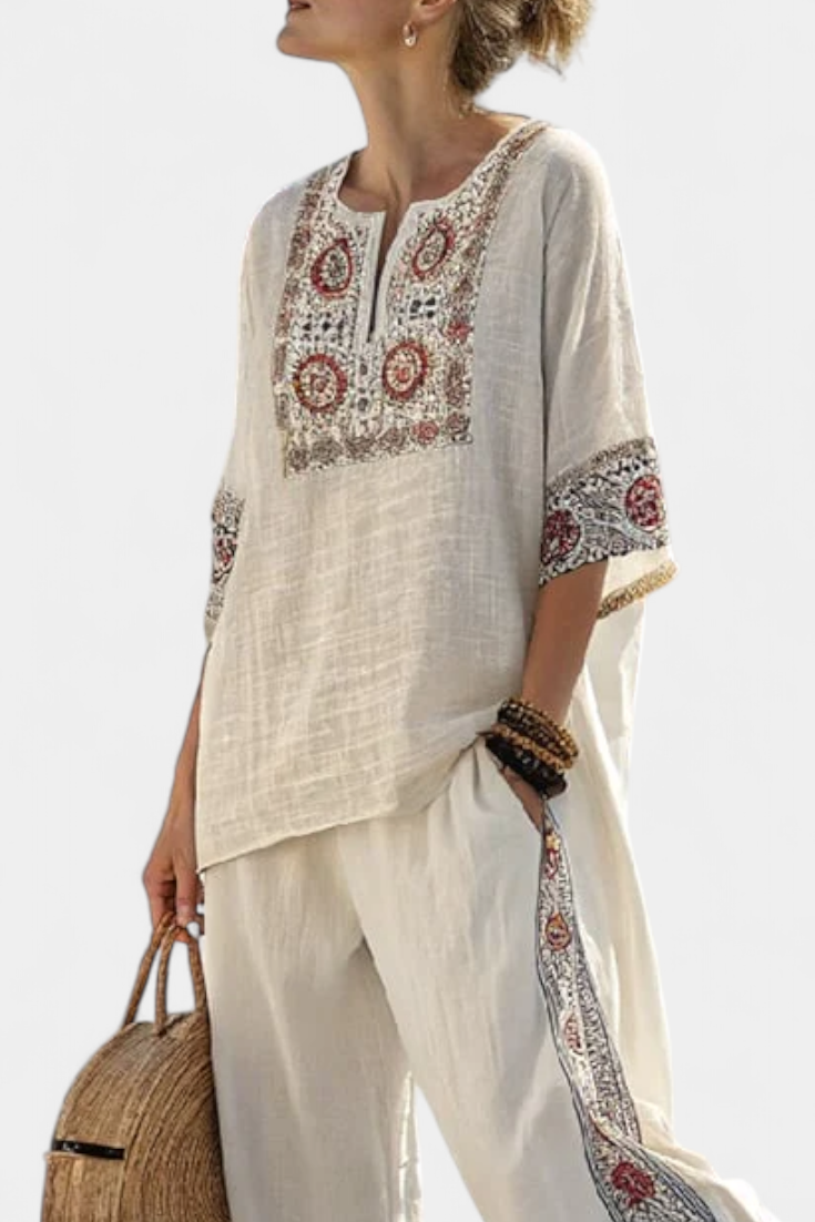 Maud – Raffinierte Bestickte Bluse & Weite Hose